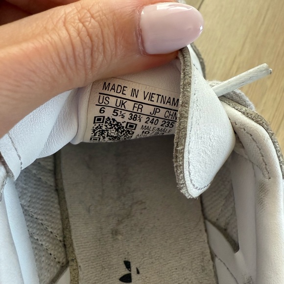 Adidas Sambas Size Boys 6 = Woman’s 8 - Picture 5 of 5